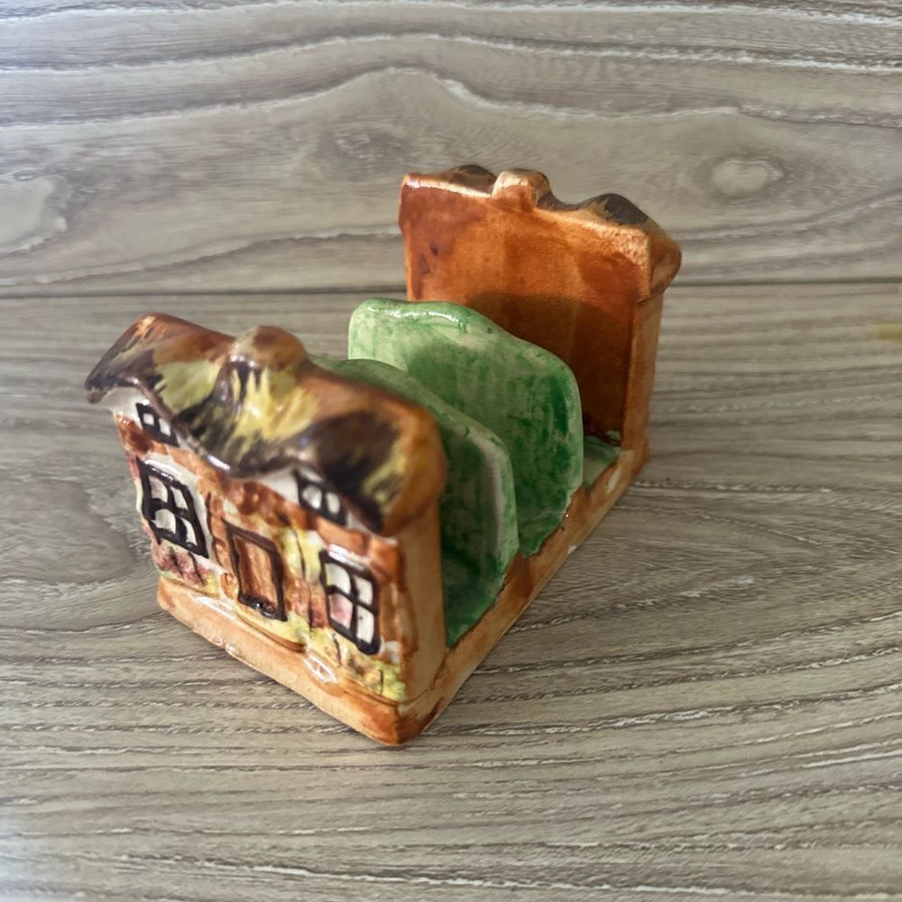 Cottage ware - 1940s - toast server rack - Price Brothers